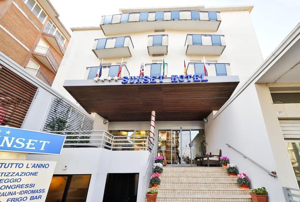 Hotel Sunset Rímini Exterior foto
