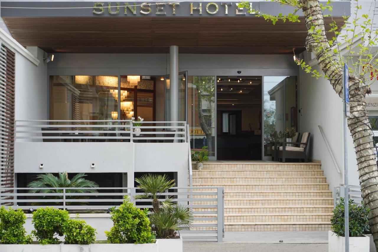 Hotel Sunset Rímini Exterior foto